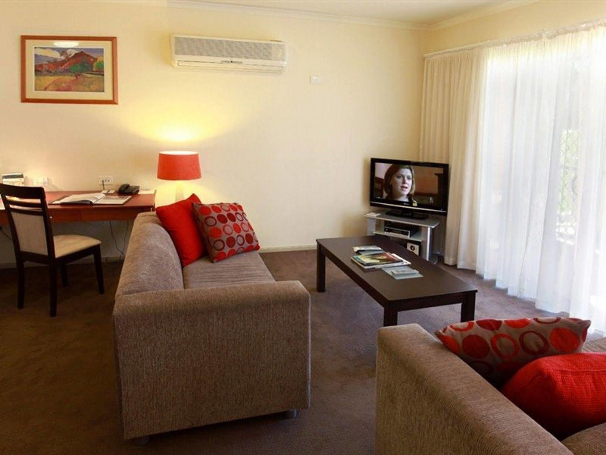 Quest Tamworth Aparthotel Exteriör bild
