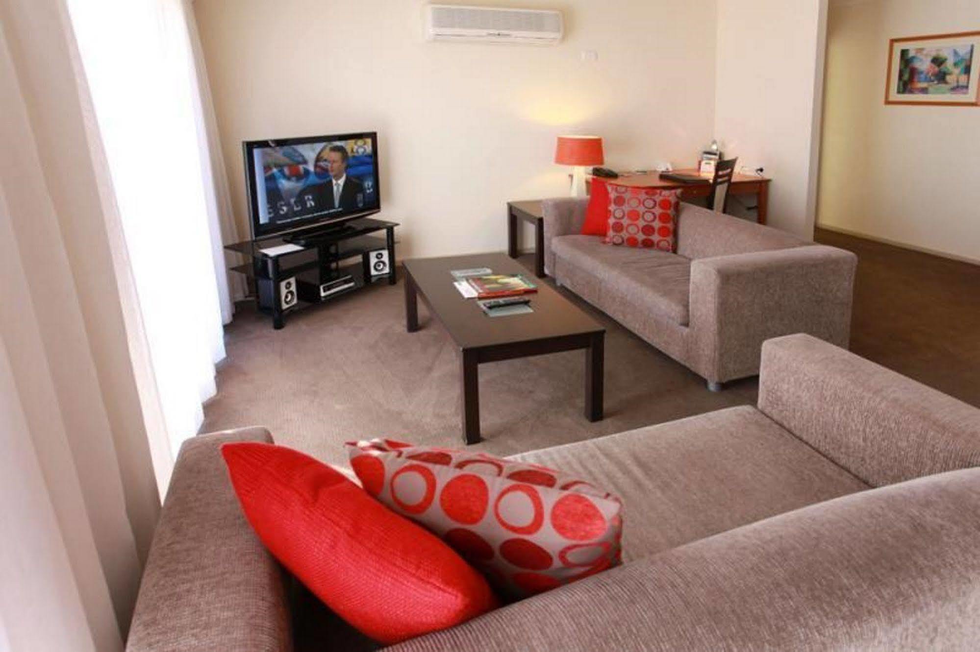 Quest Tamworth Aparthotel Exteriör bild