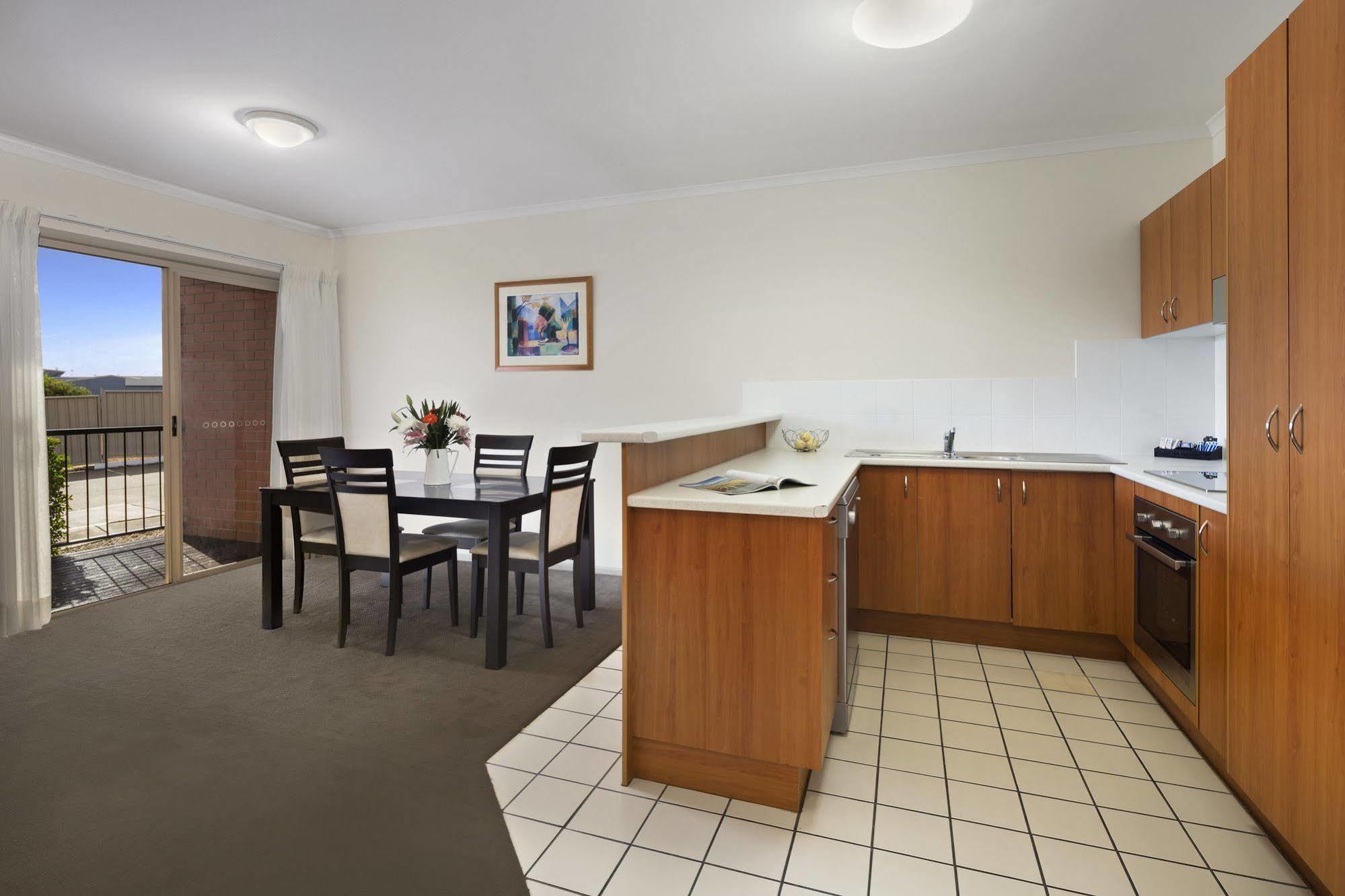Quest Tamworth Aparthotel Exteriör bild